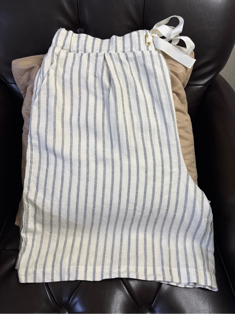 ELLEN TRACY WIDE LEG LINEN-BLEND WHITE/BLUE STRIPED DRAW-STRING SHORTS-SIZE XL